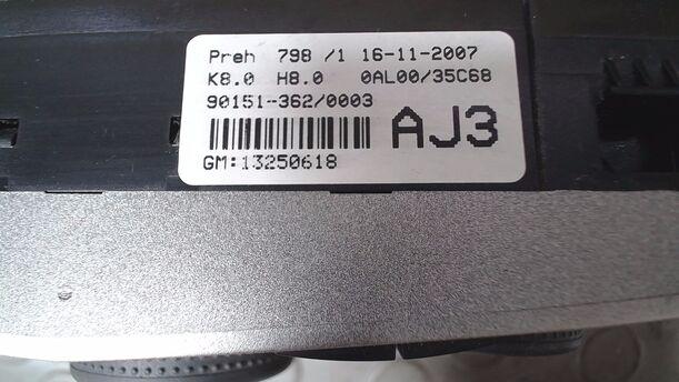 Foto: HEIZUNGSBETÄTIGUNG eines Opel Astra 1.6 Caravan