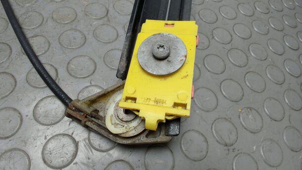 Foto: FENSTERHEBER VORN LINKS ELEKTRISCH eines Audi A6 Avant 2.7 TDI DPF