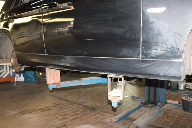 Foto: SCHWELLERBLENDE RECHTS ( KOMBI ) eines BMW 320d DPF Touring CLX