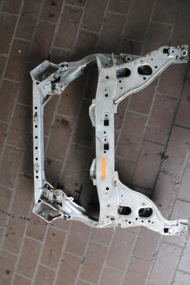 Foto: VORDERACHSE / ACHSTRÄGER VORN eines BMW 320d DPF Touring CLX