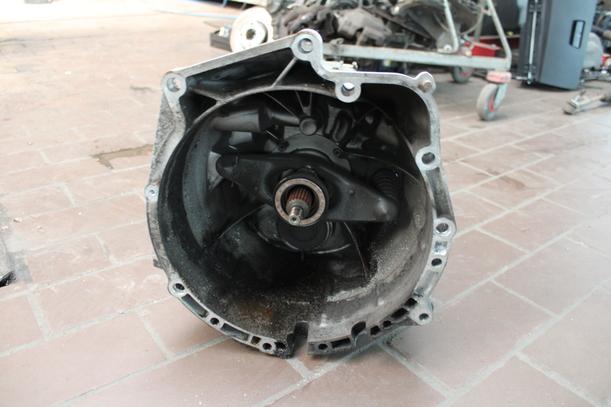 Foto: SCHALTGETRIEBE 6 GANG ( GS6-37DZ ) eines BMW 320d DPF Touring CLX
