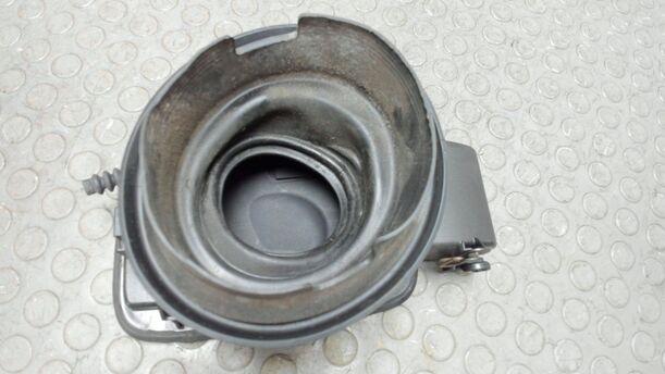 Foto: TANKKLAPPE / TANKDECKEL eines BMW 320d DPF Touring CLX