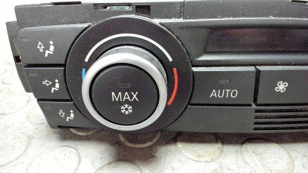 Foto: HEIZUNGSBETÄTIGUNG ( KLIMAAUTOMATIK ) eines BMW 320d DPF Touring CLX