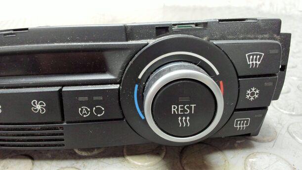 Foto: HEIZUNGSBETÄTIGUNG ( KLIMAAUTOMATIK ) eines BMW 320d DPF Touring CLX