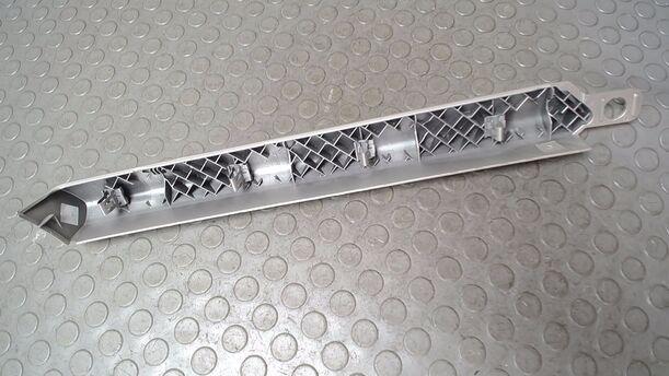 Foto: BLENDE ARMATURENBRETT eines Opel Astra 1.6 Caravan CLX