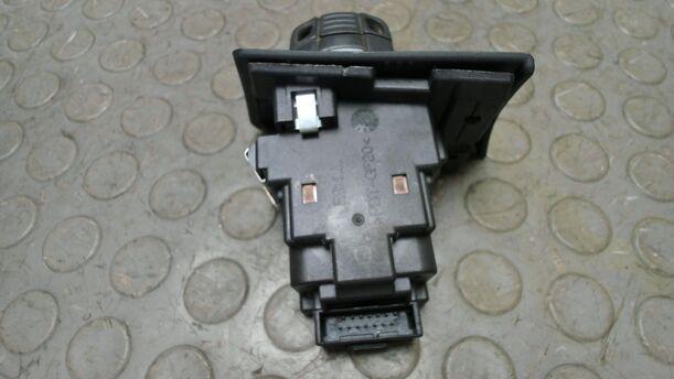 Foto: ZÜNDANLASSSCHALTER eines BMW 320d DPF Touring CLX