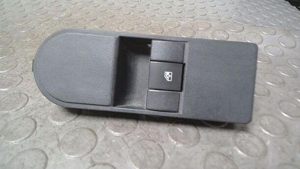 Foto: FENSTERHEBERSCHALTER eines Opel Astra 1.6 Caravan
