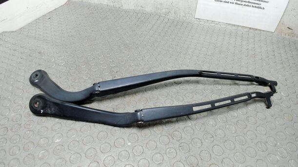 Foto: SCHEIBENWISCHERARME VORN eines BMW 320d DPF Touring Special