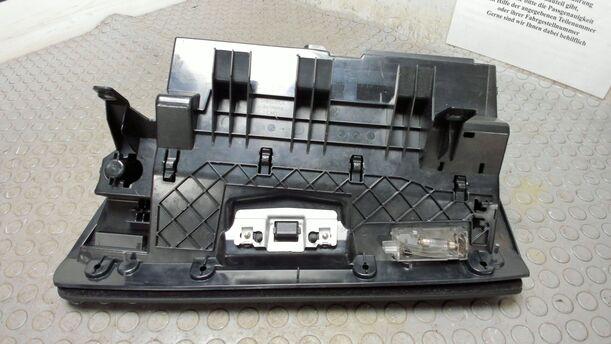 Foto: HANDSCHUHFACH eines BMW 320d DPF Touring Special