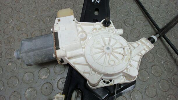 Foto: FENSTERHEBER VORN RECHTS ELEKTRISCH eines BMW 320d DPF Touring Special