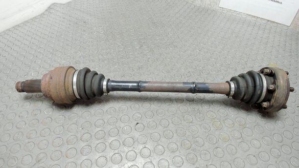 Foto: ANTRIEBSWELLE LINKS eines BMW 320d DPF Touring Special