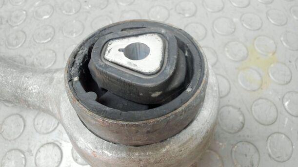 Foto: QUERLENKER VORN RECHTS / ZUGSTREBE eines BMW 320d DPF Touring Special
