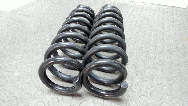 Foto: FEDERN HINTEN / HINTERFEDERPAAR eines BMW 320d DPF Touring Special