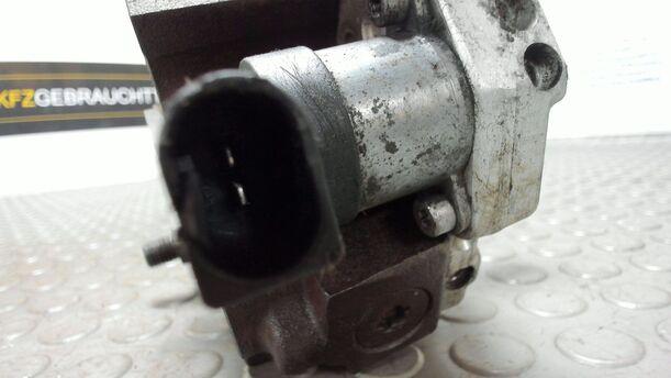 Foto: DIESELEINSPRITZPUMPE / HOCHDRUCKPUMPE eines BMW 320d DPF Touring Special