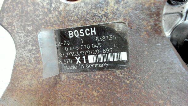 Foto: DIESELEINSPRITZPUMPE / HOCHDRUCKPUMPE eines BMW 320d DPF Touring Special