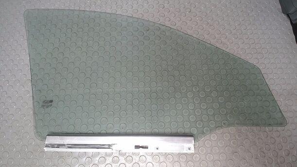 Foto: TÜRSCHEIBE VORN LINKS ( 4/5 TÜRER ) eines Opel Astra 1.6 Caravan Special