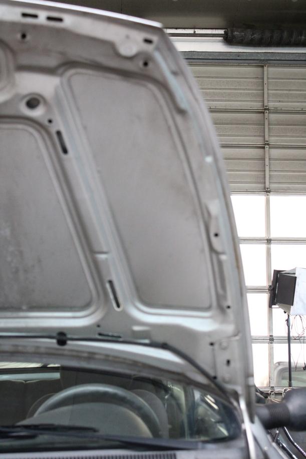 Foto: MOTORHAUBE eines Ford Ka Special