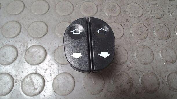 Foto: FENSTERHEBERSCHALTER eines Ford Ka Special