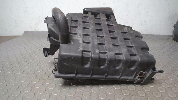 Foto: LUFTFILTERKASTEN eines Ford Ka Special