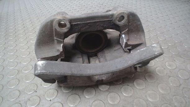 Foto: BREMSSATTEL VORN LINKS eines Audi 80 2.0 E Special