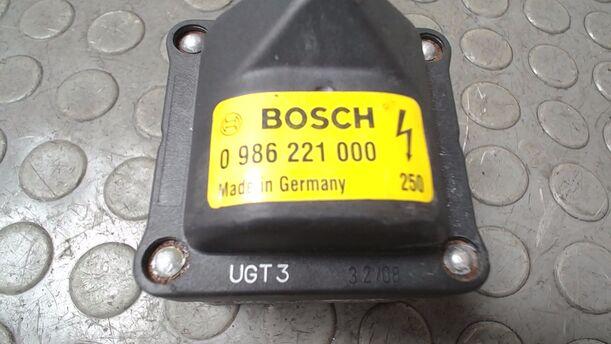 Foto: ZÜNDSPULE ( BOSCH ) eines Audi 80 2.0 E Special