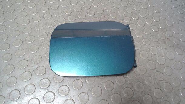Foto: TANKKLAPPE/ TANKDECKEL ( LIMOUSINE ) eines Audi 80 2.0 E Special
