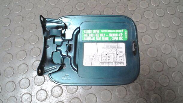 Foto: TANKKLAPPE/ TANKDECKEL ( LIMOUSINE ) eines Audi 80 2.0 E Special