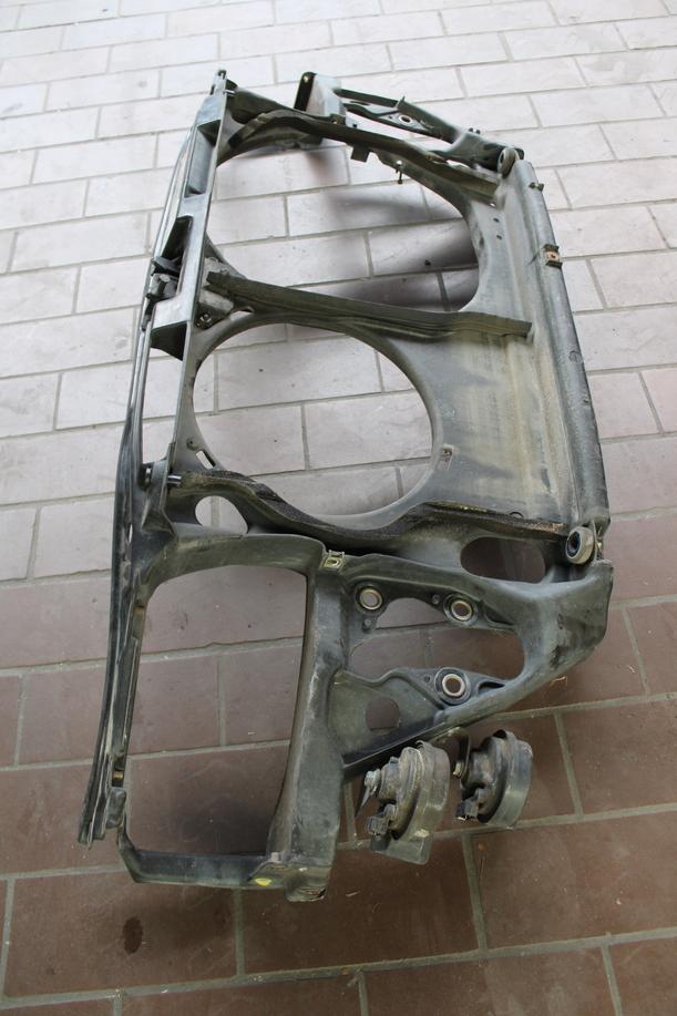 Foto: FRONTBLECH/ SCHLOSSTRÄGER ( BIS 1999 ) eines Audi A4 1.6 Special
