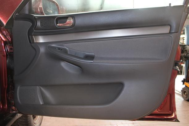 Foto: TÜR VORN RECHTS ( 07.96-99 ) eines Audi A4 1.6 Special