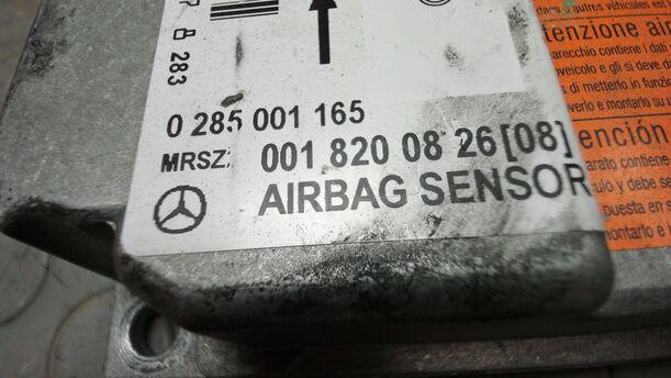 Foto: AIRBAGSTEUERGERÄT eines Mercedes-Benz SLK 200 Kompressor Special