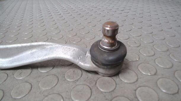 Foto: QUERLENKER OBEN HINTEN LINKS eines Audi A4 1.6 Special