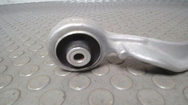 Foto: QUERLENKER OBEN HINTEN LINKS eines Audi A4 1.6 Special
