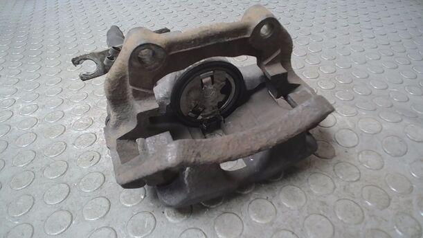 Foto: BREMSSATTEL VORN RECHTS eines Audi A4 1.6 Special