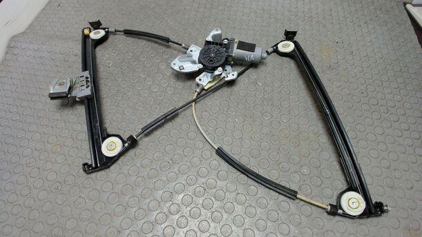 Foto: FENSTERHEBER VORN RECHTS ELEKTRISCH eines Mercedes-Benz SLK 200 Kompressor Special