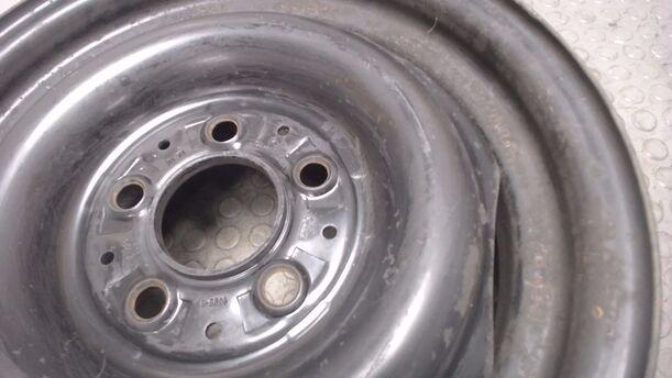 Foto: STAHLFELGE 5,5X14 ET30 eines Mercedes-Benz 200