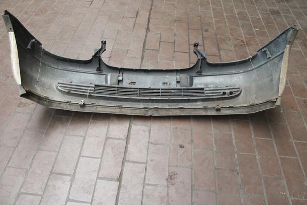 Foto: STOSSFÄNGER / STOßSTANGE VORN eines Opel Corsa 16V