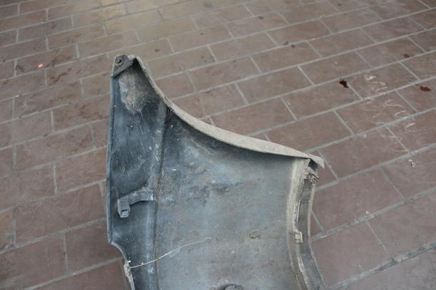 Foto: STOSSFÄNGER / STOßSTANGE VORN eines Opel Corsa 16V