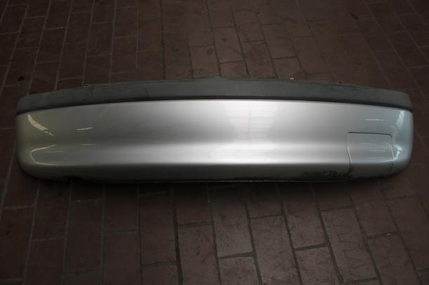 Foto: STOSSFÄNGER / STOßSTANGE HINTEN eines Opel Corsa 16V