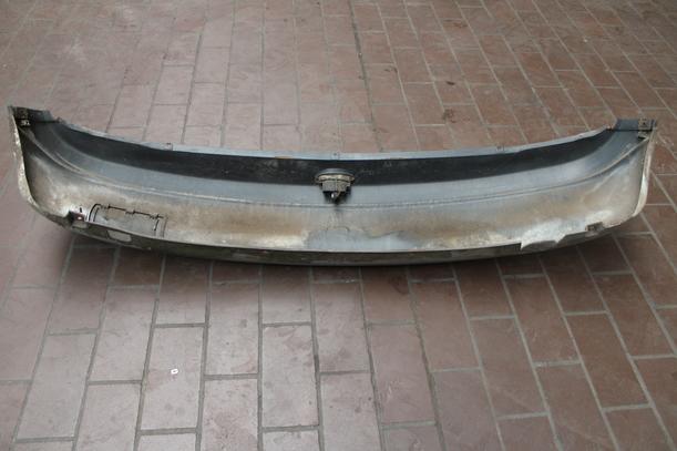 Foto: STOSSFÄNGER / STOßSTANGE HINTEN eines Opel Corsa 16V