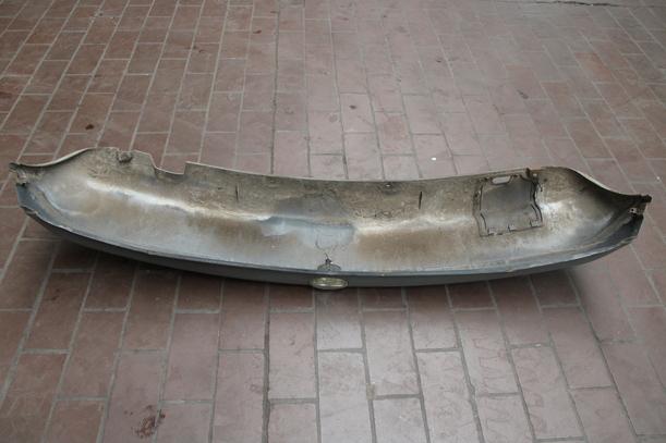 Foto: STOSSFÄNGER / STOßSTANGE HINTEN eines Opel Corsa 16V