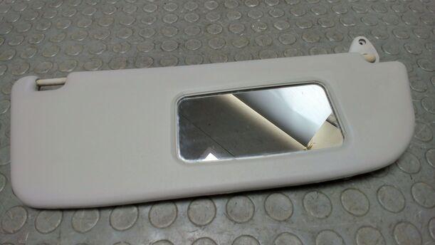 Foto: SONNENBLENDE LINKS eines Opel Corsa 16V