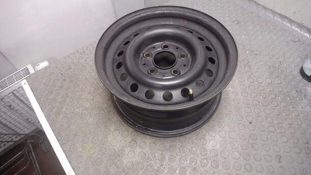 Foto: STAHLFELGE 6X14 ET30 eines Mercedes-Benz 200