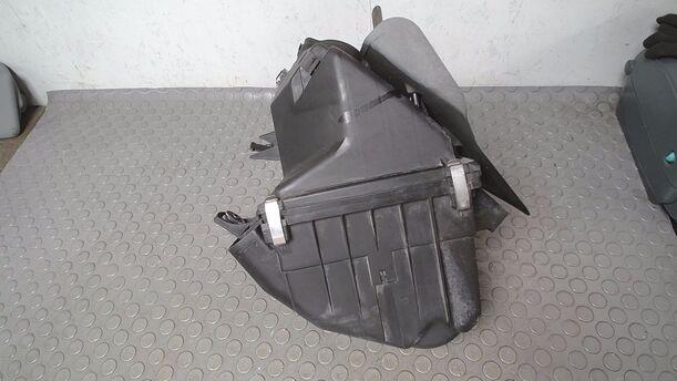 Foto: LUFTFILTERKASTEN eines Audi A4 1.6