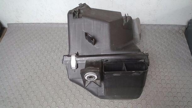 Foto: LUFTFILTERKASTEN eines Audi A4 1.6
