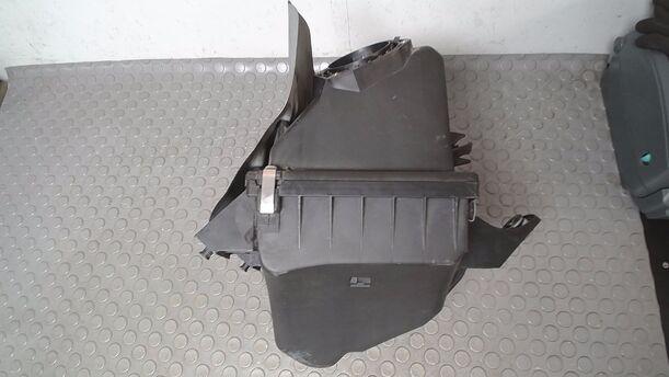 Foto: LUFTFILTERKASTEN eines Audi A4 1.6