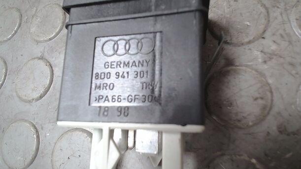 Foto: SCHALTER LEUCHTWEITENVERSTELLUNG eines Audi A4 1.6
