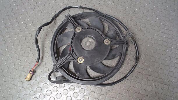 Foto: ELEKTROLÜFTER eines Audi A4 1.6