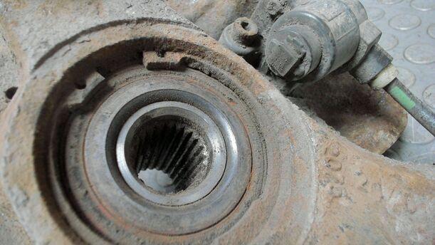 Foto: ACHSSCHENKEL VORN LINKS eines Opel Corsa 16V