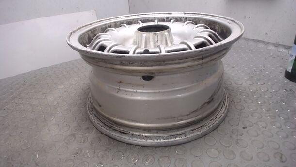Foto: ALUFELGE 6,5X14 ET30 ARC-ALURAD eines Mercedes-Benz 250S