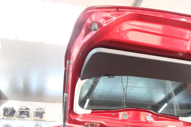 Foto: HECKKLAPPE / HECKDECKEL eines Nissan Note 1.4